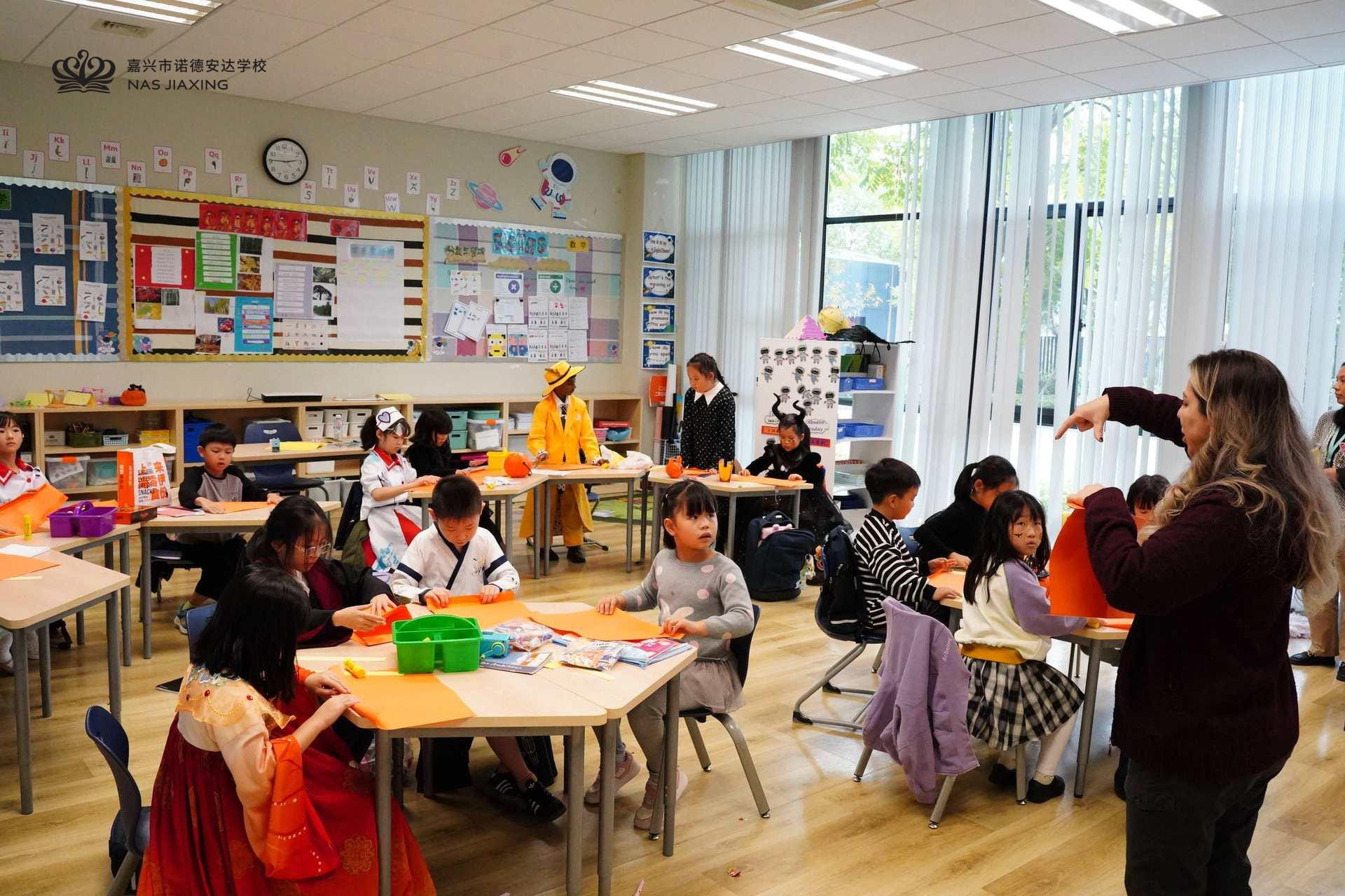 创意飞扬，梦想绽放：嘉兴市诺德安达学校“魔力变装日”精彩上演 - School Dress-up Day